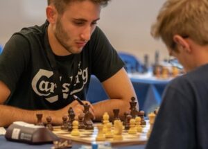 Il maestro di scacchi Nicolò Tiraboschi debutta nel chessboxing.